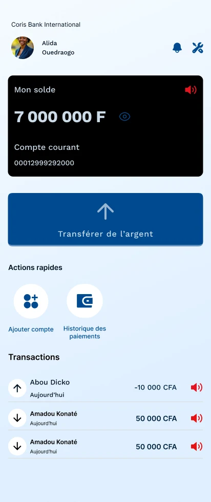 &Eacute;cran d&rsquo;accueil : le solde sur une carte noire avec un haut-parleur, le bouton de transfert, et l&rsquo;historique o&ugrave; chaque ligne porte un haut-parleur et une fl&egrave;che d&rsquo;entr&eacute;e ou de sortie